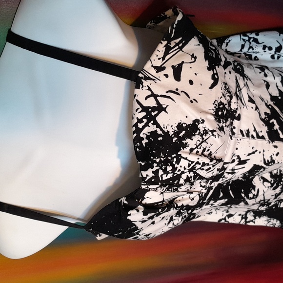 Guess Tank Top - Picture 2 of 9